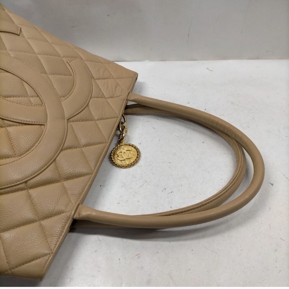 Chanel Tan Quilted caviar leather tote interlocking cc. 2003 - 2004 - Picture 9 of 16